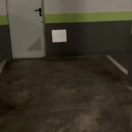 Mediodia - Parking Incluido, Centrico Y Tranquilo Apartamento