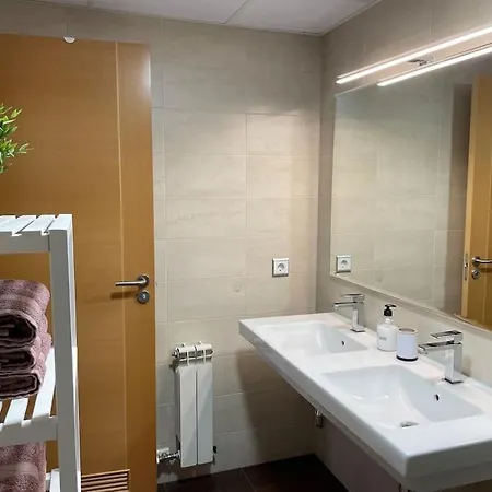 Mediodia - Parking Incluido, Centrico Y Tranquilo Apartamento Saragoça