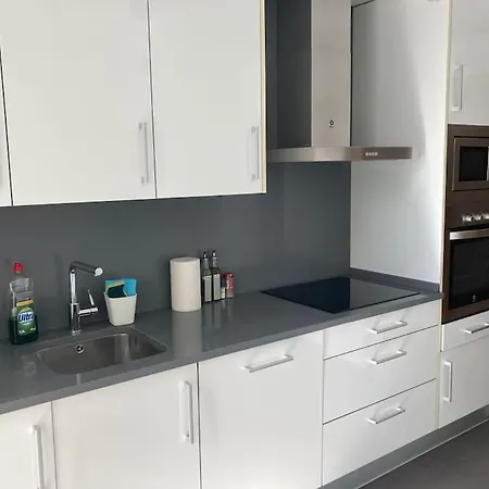 Mediodia - Parking Incluido, Centrico Y Tranquilo Apartamento Saragoça