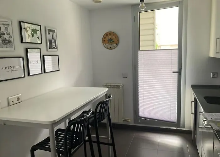 Mediodia - Parking Incluido, Centrico Y Tranquilo Saragoça