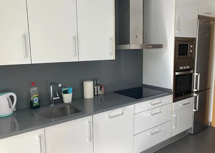 Mediodia - Parking Incluido, Centrico Y Tranquilo Apartamento Saragoça