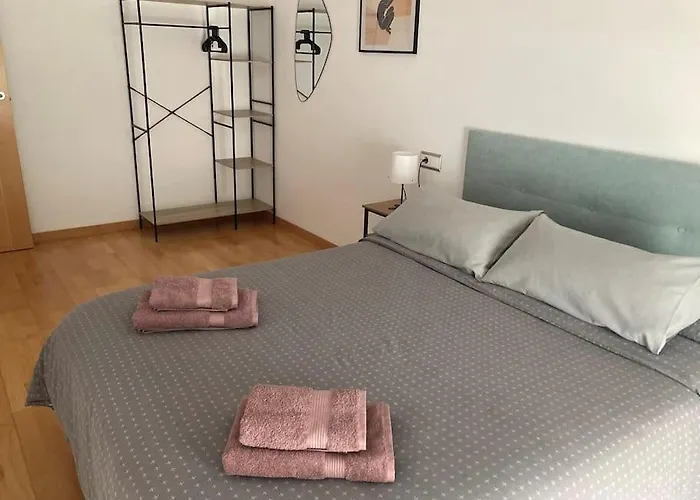 Mediodia - Parking Incluido, Centrico Y Tranquilo