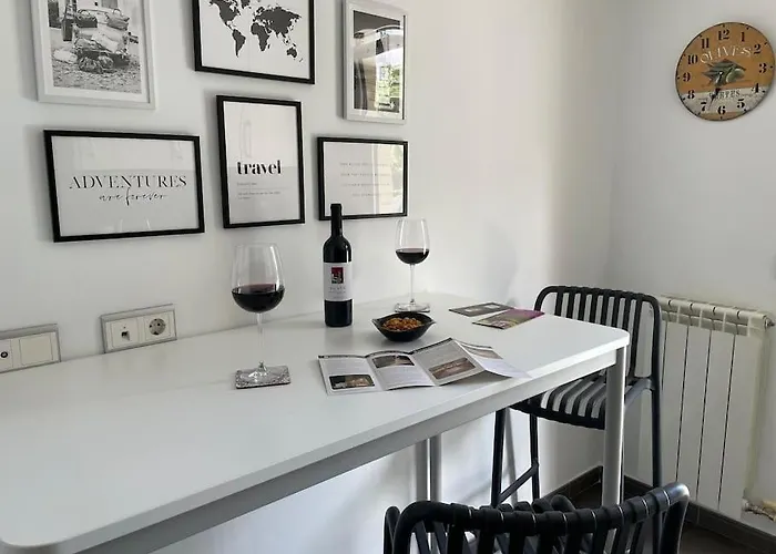 Mediodia - Parking Incluido, Centrico Y Tranquilo Saragoça